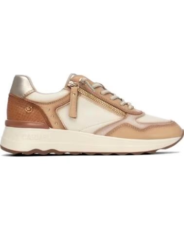 CARMELA ZAPATILLAS CASUAL 164221 EN TONO BEIGE