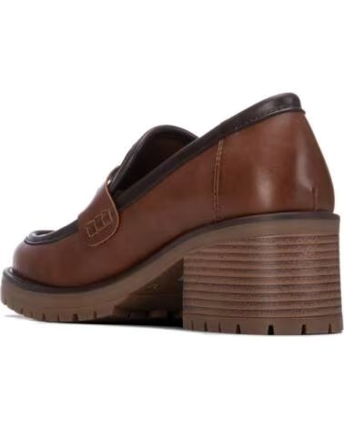 XTI MOCASÍN DE TACÓN ANCHO CON PLATAFORMA Y SUELA TRACK PARA MUJER 146084 CAMEL