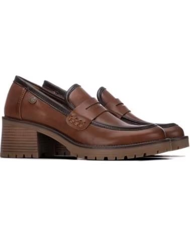 XTI MOCASÍN DE TACÓN ANCHO CON PLATAFORMA Y SUELA TRACK PARA MUJER 146084 CAMEL