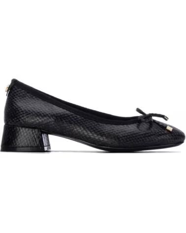 XTI 146378 BAILARINA DE TACÓN BAJO CON LAZO NEGRO