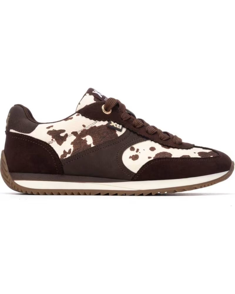 XTI ZAPATILLAS DEPORTIVAS 146533 ESTILO CASUAL EN MARRÓN CON DISEÑO ESTAMPADO MARRON