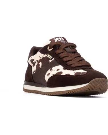 XTI ZAPATILLAS DEPORTIVAS 146533 ESTILO CASUAL EN MARRÓN CON DISEÑO ESTAMPADO MARRON