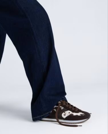 XTI ZAPATILLAS DEPORTIVAS 146533 ESTILO CASUAL EN MARRÓN CON DISEÑO ESTAMPADO MARRON