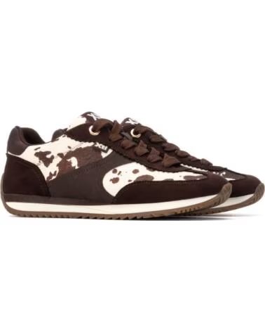 XTI ZAPATILLAS DEPORTIVAS 146533 ESTILO CASUAL EN MARRÓN CON DISEÑO ESTAMPADO MARRON