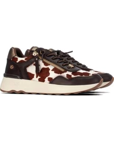 CARMELA 164360 ZAPATILLAS CASUAL MARRÓN CON ESTAMPADO MARRON