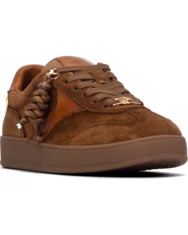 CARMELA 164372 ZAPATILLAS CASUAL DE PIEL EN COLOR CAMEL