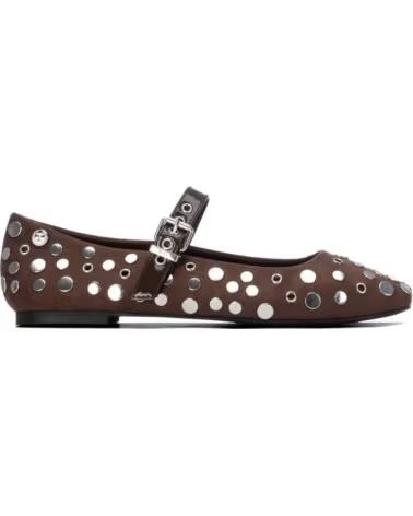 XTI BAILARINA DE MUJER 146311 CON TACHUELAS MARRON