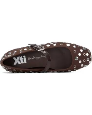 XTI BAILARINA DE MUJER 146311 CON TACHUELAS MARRON