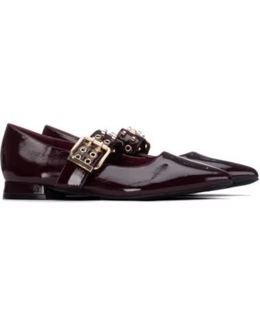 XTI ZAPATOS DE SALÓN PLANOS 146418 CON TIRA Y HEBILLA BURDEOS
