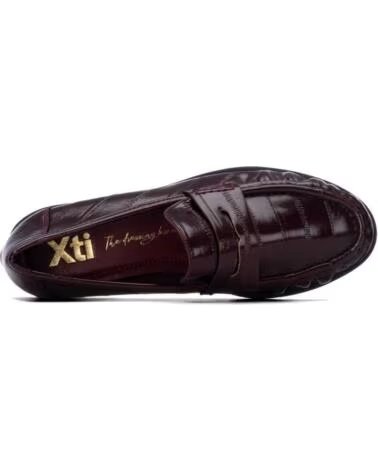 XTI MOCASÍN 14643002 DE CHAROL BURDEOS