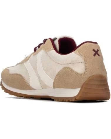 XTI ZAPATILLAS CASUAL 146277 EN BEIGE CON DETALLES ESTILO RETRO