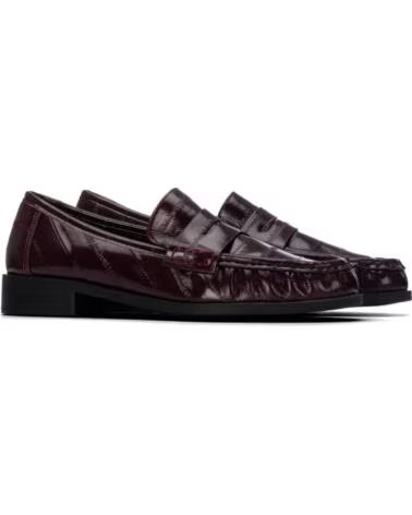 XTI MOCASÍN 14643002 DE CHAROL BURDEOS