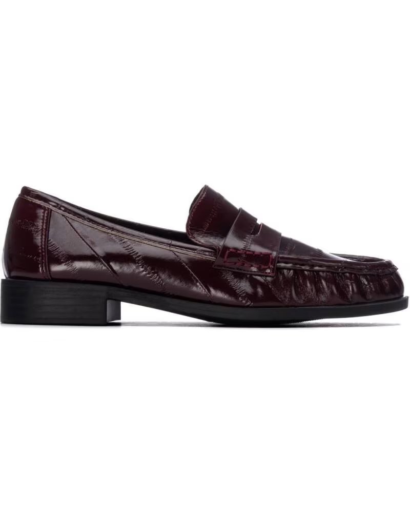 XTI MOCASÍN 14643002 DE CHAROL BURDEOS