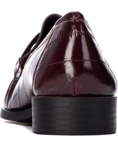 XTI MOCASÍN 14643002 DE CHAROL BURDEOS