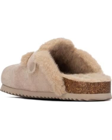XTI ZUECOS DE MUJER 154096 EN BEIGE CON DETALLE DE PELO