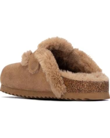 XTI ZUECOS DE PIEL CON FORRO ACOLCHADO 154096 CAMEL