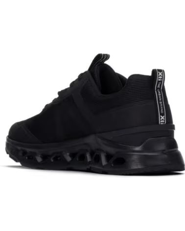 XTI ZAPATILLAS DEPORTIVAS 146757 EN COLOR NEGRO