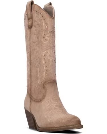 XTI BOTAS COWBOY BEIGE DE CAÑA ALTA CON TACHUELAS Y TACÓN