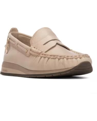 CARMELA MOCASÍN DE PIEL BEIGE CON DETALLES METÁLICOS