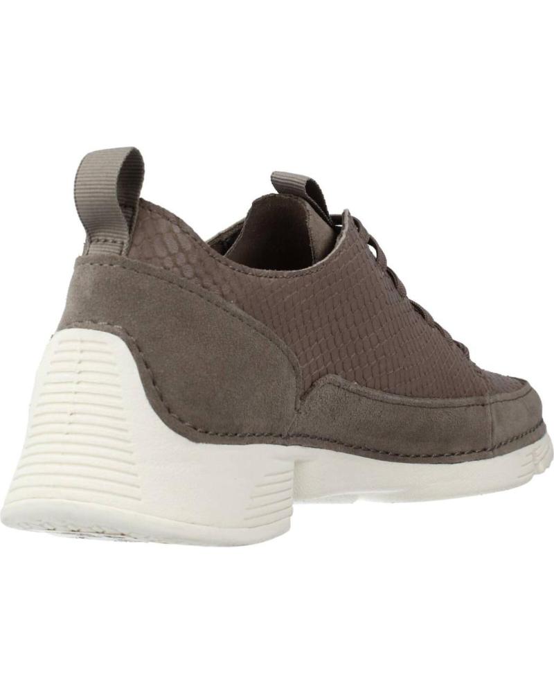 Clarks tri spark khaki online