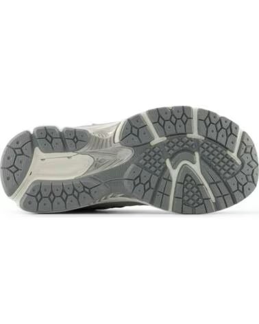 ZAPATILLAS NEW BALANCE G2002 PARA MUJER GRIS