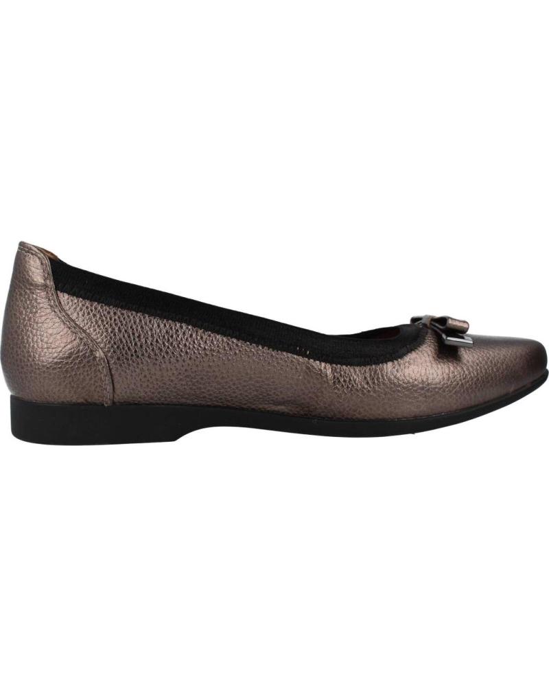Clarks un bow store