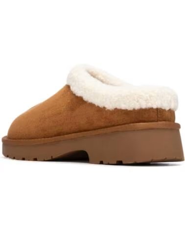 ZUECOS DE MUJER XTI 144447 EN COLOR CAMEL