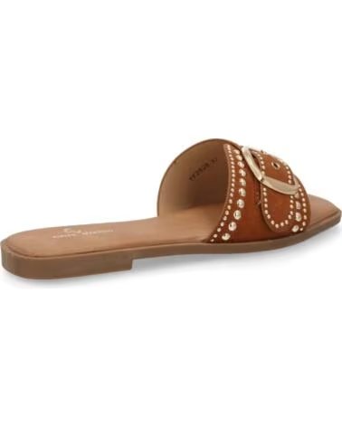 SPORT3PUNTO0 TF2528 SANDALIAS PLANAS CAMEL CON HEBILLA Y TACHUELAS VARIOS COLORES