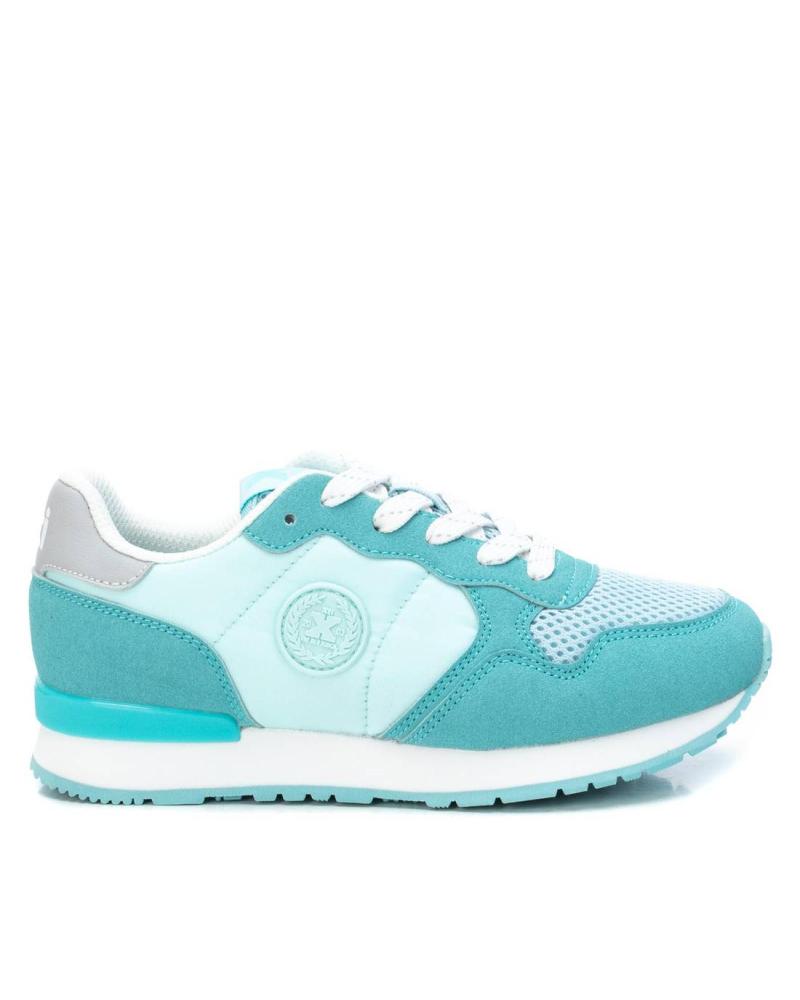Woman and Man Zapatillas deporte XTI 057939 CELESTE