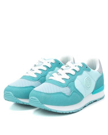 Woman and Man Zapatillas deporte XTI 057939 CELESTE
