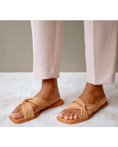 Woman Sandals ALOHAS SANDALIA PLANA NOMAD CAMEL  MARRóN